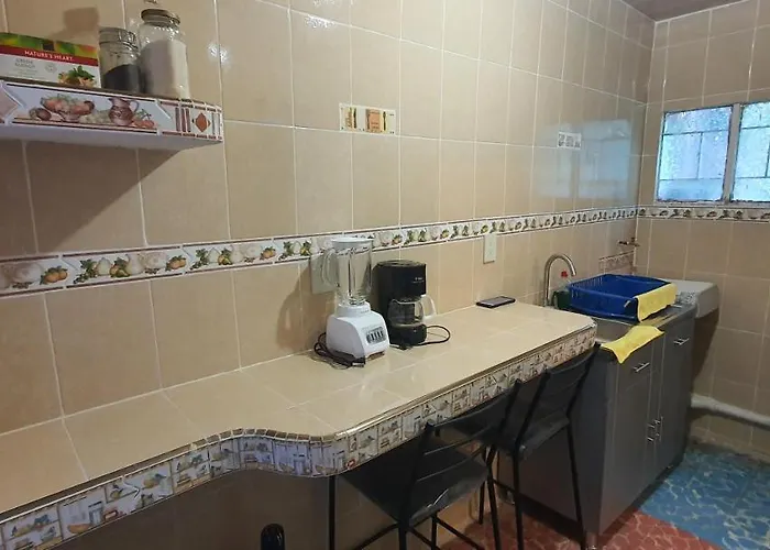 Pensión Departamentos Muy Cercanos Al Aeropuerto T2 Wifi Free 4*