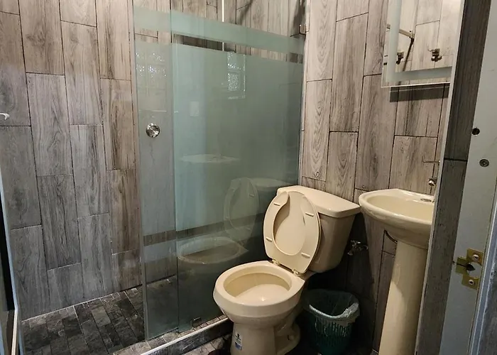Departamentos Muy Cercanos Al Aeropuerto T2 Wifi Free 4*